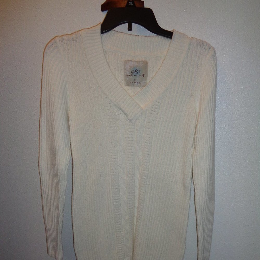 SO V Neck Sweater Junior's XL